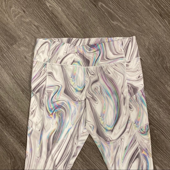 Athleta Contender Opal Capri in Powerlift - Picture 4 of 11